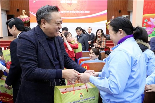 Chăm lo Tết cho người có công, người lao động khó khăn trên cả nước