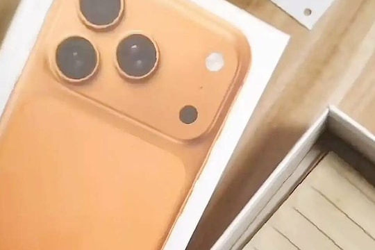 Cú lừa trúng thưởng iPhone tại tiệc tất niên