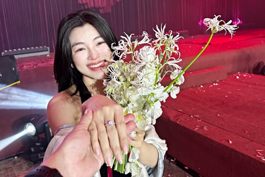 Lan Thy 'Em và Trịnh' nhận lời cầu hôn