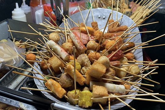 Bán thức ăn đường phố 'bẩn' có thể bị phạt đến 3 triệu đồng