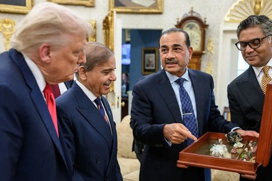 Vũ khí Mỹ bỏ lại đe dọa tham vọng đất hiếm của Washington