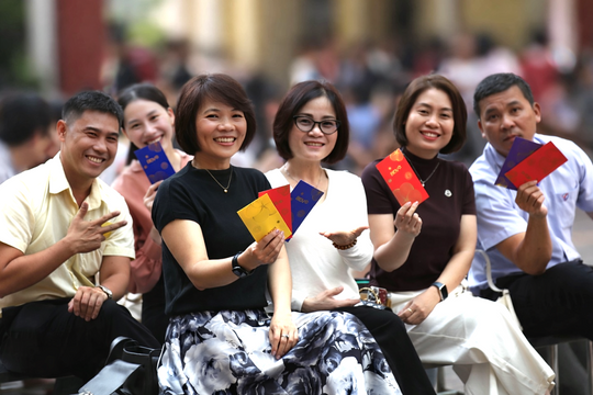 Trường tư ở TP HCM thưởng Tết lên đến 50 triệu đồng