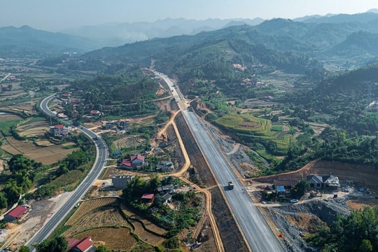 Cao tốc Hữu Nghị - Chi Lăng được khai thác tạm dịp Tết