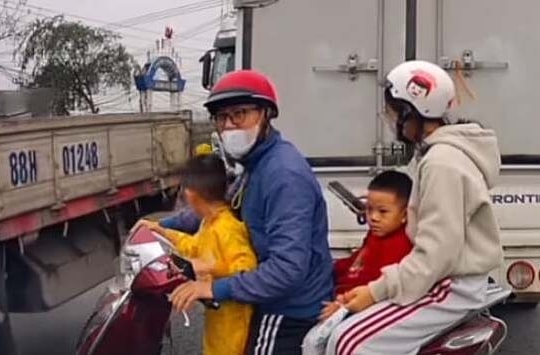 Trẻ em mấy tuổi bắt buộc phải đội mũ bảo hiểm?