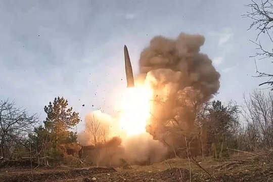 Căn cứ F-16 Ukraine nghi trúng gần 10 tên lửa Iskander-M