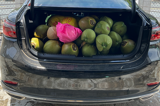 Cách chở đồ cồng kềnh dịp Tết không sai luật