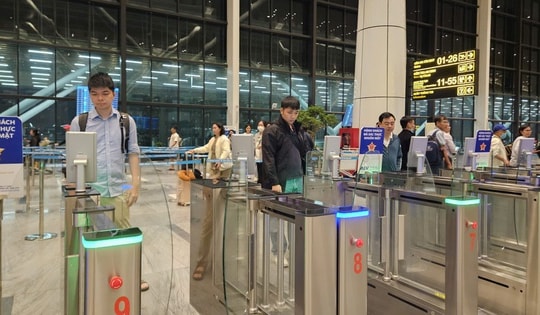 Đừng để trễ chuyến vì nhầm nhà ga Tân Sơn Nhất dịp Tết