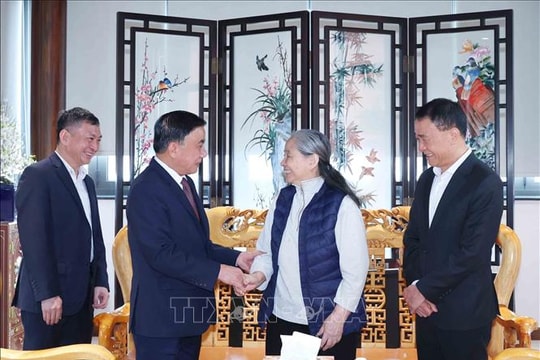 Thường trực Ban Bí thư chúc Tết các đồng chí nguyên lãnh đạo Đảng, Nhà nước