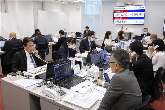 Chứng khoán châu Á hòa theo đà tăng kỷ lục của chỉ số Nikkei 225