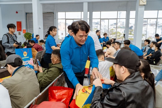 Chuyến tàu Công đoàn đưa hàng nghìn đoàn viên, người lao động về quê đón Tết