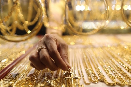 Chuyên gia lý giải về cú sập của giá vàng