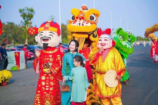 Không gian Tết ba miền hút hàng chục nghìn du khách tại Cần Giờ