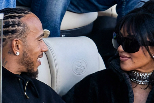 Hamilton và Kim Kardashian hẹn hò ở Super Bowl