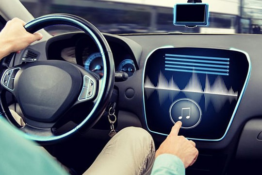 'Nghe nhạc khi lái xe có thể gây hậu quả lớn'