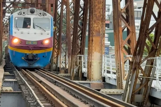 Cầu Long Biên sửa xong, tàu được chạy trở lại