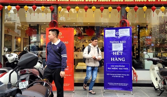 Mở van vàng tích trữ