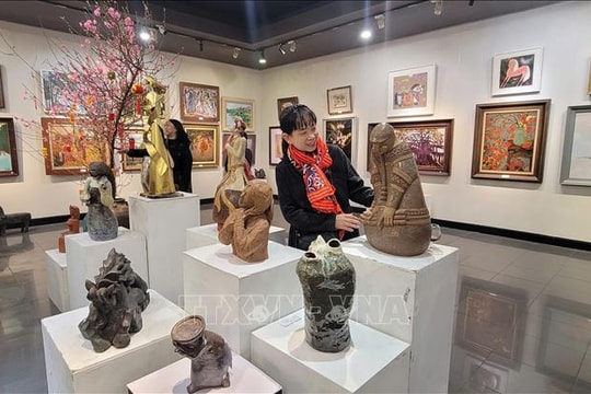 170 tác phẩm hội tụ tại triển lãm ‘Mừng Đảng, mừng Xuân Bính Ngọ 2026’