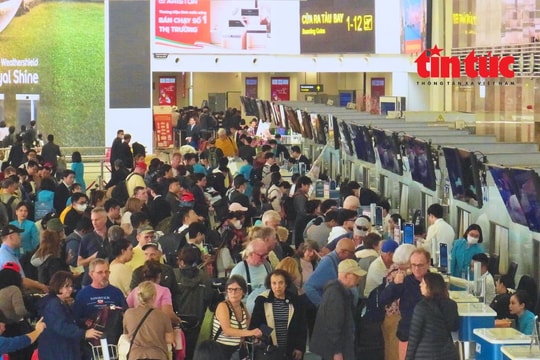 Nhộn nhịp các đầu mối giao thông những ngày cận Tết