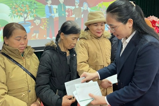 Trao 400 suất quà Tết Nhân ái tới người nghèo tỉnh Tuyên Quang