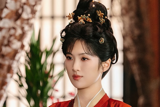 'Công chúa Huawei' lần đầu đóng phim cổ trang