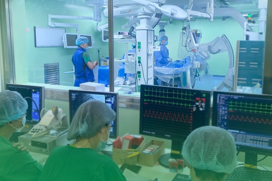 Phình động mạch, 'bom nổ chậm' trong bụng người đàn ông