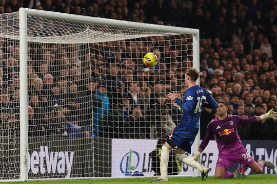 Chelsea rơi điểm dù dẫn hai bàn ở Ngoại hạng Anh