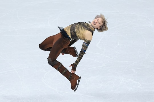 'Thần trượt băng' lần thứ hai tái hiện cú nhảy bị cấm 48 năm