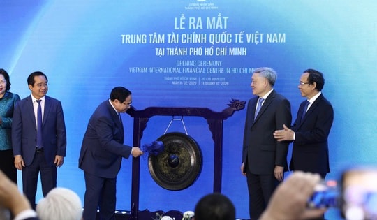 Thủ tướng đánh cồng chính thức ra mắt Trung tâm tài chính quốc tế Việt Nam tại TPHCM