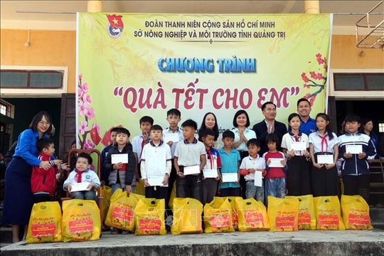 Tiếp thêm niềm tin để người nghèo, người lao động khó khăn vui đón năm mới