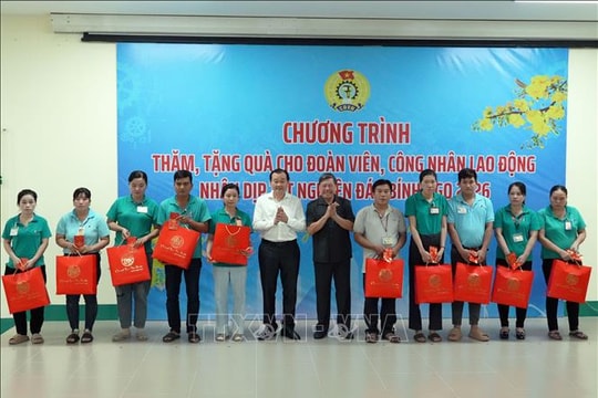 Mang Xuân yêu thương đến với công nhân lao động, trẻ em khuyết tật