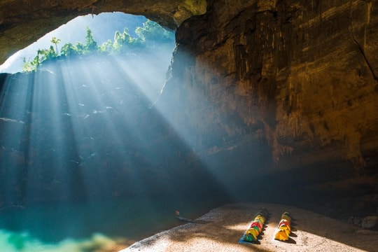 Khám phá một trong những hang động lớn nhất thế giới ở Quảng Trị