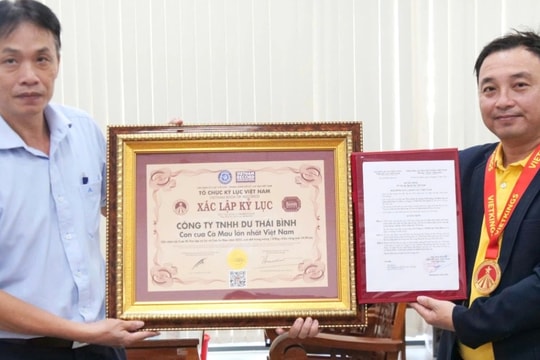 Trao xác lập kỷ lục "Con cua Cà Mau lớn nhất Việt Nam"