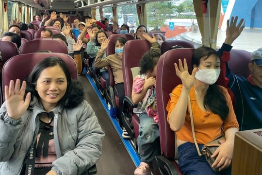 42 chuyến xe đưa gần 2.000 lao động ở TPHCM về quê đón Tết