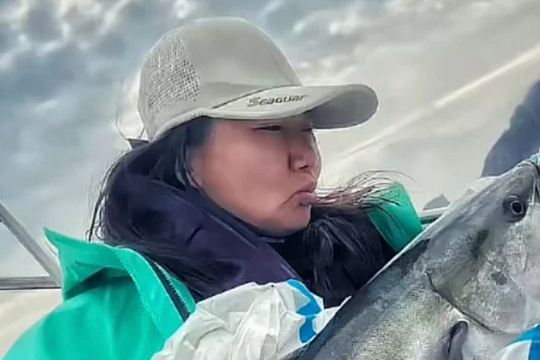 Nữ giám đốc bỏ việc, ra đảo hoang nuôi cá