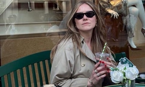 Hai cô gái lạ mặt đổi nhà xuyên Đại Tây Dương