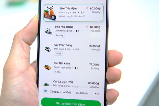 Giá tăng gấp đôi vẫn khó gọi xe những ngày cận Tết