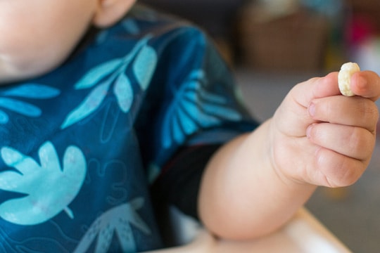 Nghiên cứu mới cảnh báo hơn 70% thực phẩm trẻ em Mỹ là siêu chế biến, đầy phụ gia