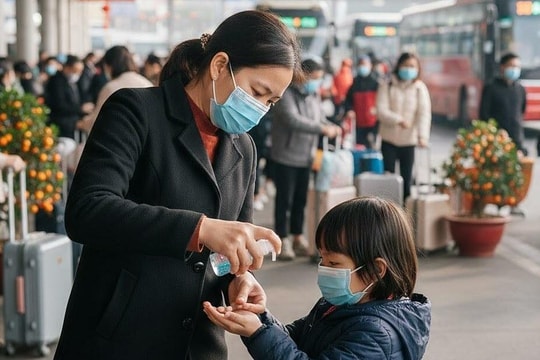 Lưu ý an toàn khi trẻ đi máy bay, tàu xe dịp Tết