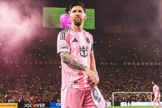 Trận đấu bị lùi vì Messi
