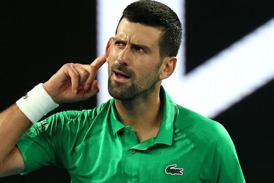Djokovic bị chỉ trích vô học