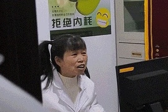 Những 'kẻ lụy tình' sẵn sàng trả tiền để được nghe mắng