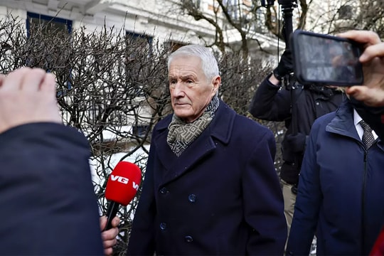 Cảnh sát khám nhà cựu thủ tướng Na Uy vì liên quan hồ sơ Epstein