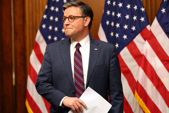 Loạt nghị sĩ Cộng hòa chống lại đòn thuế của ông Trump với Canada