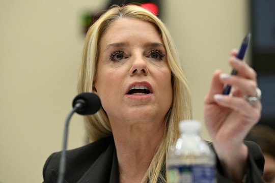 Bộ trưởng Mỹ đấu khẩu tại Hạ viện về hồ sơ Epstein