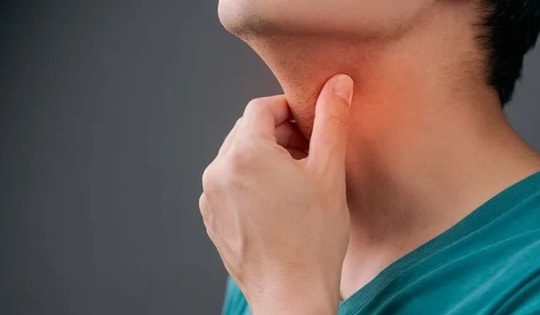 Dấu hiệu cảnh báo ung thư vòm họng tuyệt đối không nên bỏ qua