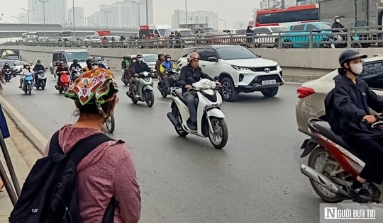 Tết xa nhà: Khi ví tiền quyết định chuyến về quê