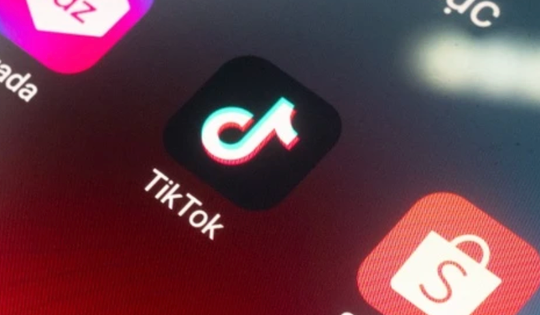 Một năm tăng phí liên tục, giá hàng trên sàn “đội” thêm 33%