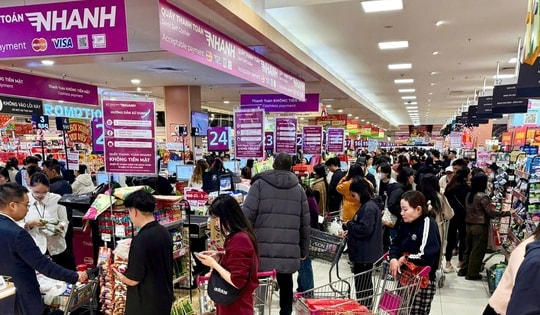 Siêu thị mở cửa xuyên Tết, kiểm nghiệm ngẫu nhiên ngàn sản phẩm