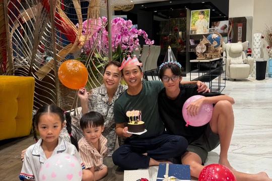 Không gian biệt thự hàng chục tỷ của Đàm Thu Trang và dàn sao cận Tết