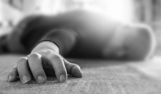 Người đàn ông 67 tuổi tử vong đột ngột sau bữa ăn, nguyên nhân đến từ thói quen "khó nói"